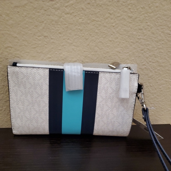 - Michael kors Signature Jet Set Double Zip Wristlet Wallet - Picture 11 of 13